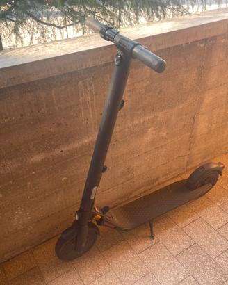 Ninebot  kikscooter E22E segway