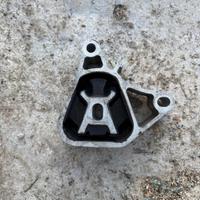 SUPPORTO CUSCINETTO MOTORE CLASSE A W176