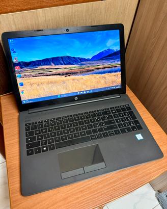 Pc Portatile HP 250 G7 Octa i5-8TH SSD256GB Ram8GB