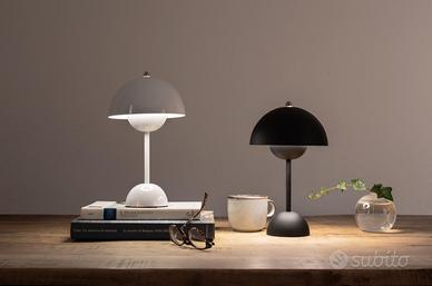 Lampada da Tavolo Moderna in Stile Minimal