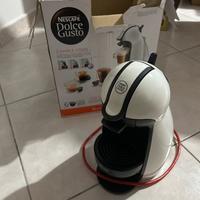 Macchinetta per caffè Nescafe dolcegusto