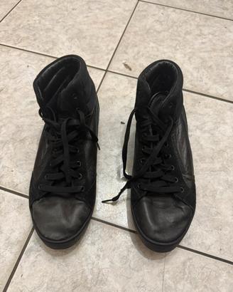 Scarpe momo design in pelle  buone condizioni