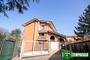 TRE LOCALI LUMINOSO CON AMPIO BOX DOPPIO