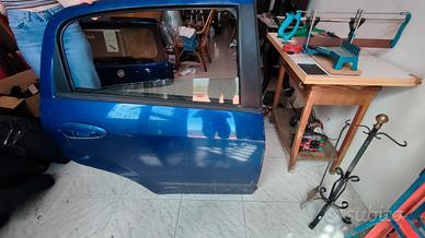 porte laterali grande punto posteriori