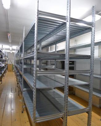 scaffalature magazzino zincate ad incastro