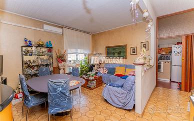 TRILOCALE CON BALCONE E BOX INCLUSO