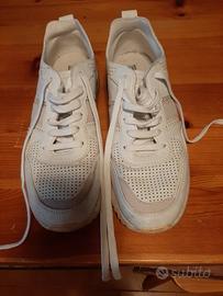 scarpe coveri pelle