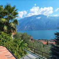 LIMONE SUL GARDA VILLA CON VISTA LAGO