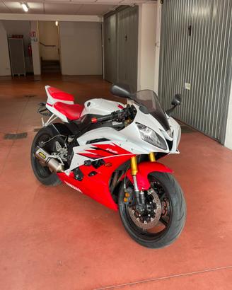 Yamaha R6