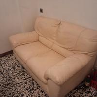 divano in pelle 