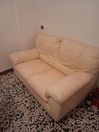 divano in pelle 