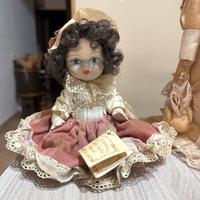 Bambola interamente di  porcellana di Capodimonte