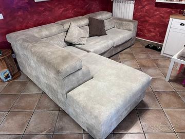 Divano artigianale in alcantara–poggiatesta letto