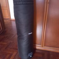 sacco da boxe con supporto a muro