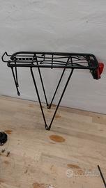 Portapacchi e luce posteriore