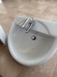 Lavabo con colonna e rubinetto ideal standard