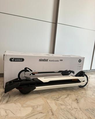 Monopattino Elettrico Segway Ninebot Air T15E