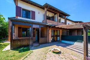 Villetta a schiera di 162 m² con più di 5 locali a
