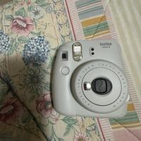 Polaroid instax mini 9