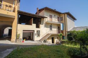 CASA SEMINDIPENDENTE A AGNOSINE