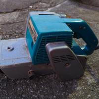 Levigatrice a nastro makita