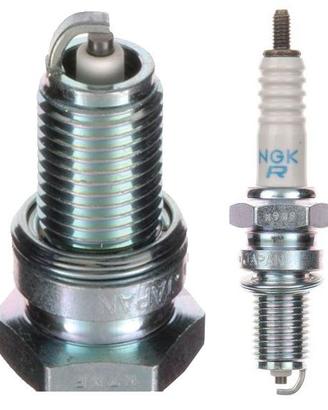 Set 4 candele di accensione per moto scooter ngk d