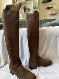 stivale Stuar Weitzman alto camoscio marrone 