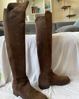 stivale Stuar Weitzman alto camoscio marrone 
