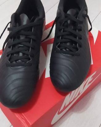 Scarpe calcio Nike tiempo
