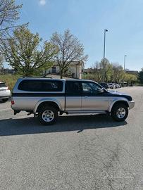 Mitsubishi l 200 pik up autocarro 4x 4