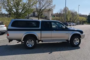 Mitsubishi l 200 pik up autocarro 4x 4