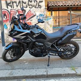 Zontes 703F 2025 - 8.500 km - 95 CV - Pari al nuov