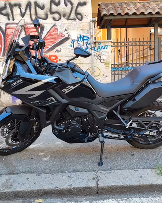Zontes 703F 2025 - 8.500 km - 95 CV - Pari al nuov