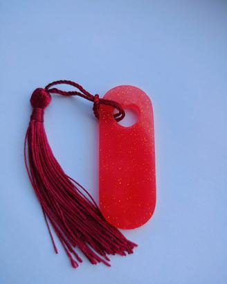 Segnalibro artigianale in resina rosso
