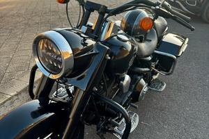 Road King total black