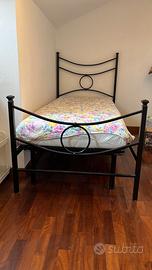 Struttura letto singolo in metallo nero