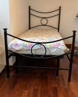 Struttura letto singolo in metallo nero