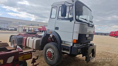 IVECO 190.30 trattore 4x4 con impianto idraulico