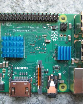 Raspberry Pi 3 Model B+ con Alimentatore e SD 32Gb