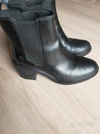 Stivaletti Timberland neri con tacco – Taglia 38