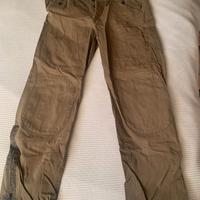 Pantaloni militari
