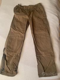 Pantaloni militari