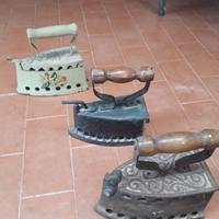 Antiquariato ferro da stiro antico