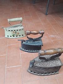 Antiquariato ferro da stiro antico