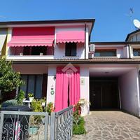 VILLA A SCHIERA A VIADANA