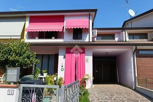 VILLA A SCHIERA A VIADANA