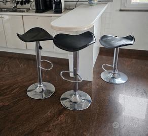 Set tre sgabelli girevoli saliscendi