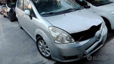 RICAMBI TOYOTA COROLLA VERSO 2.2D 2004 2ADFTV