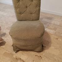 Poltrona vintage rivestita in velluto verdino