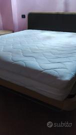 Materasso matrimoniale.